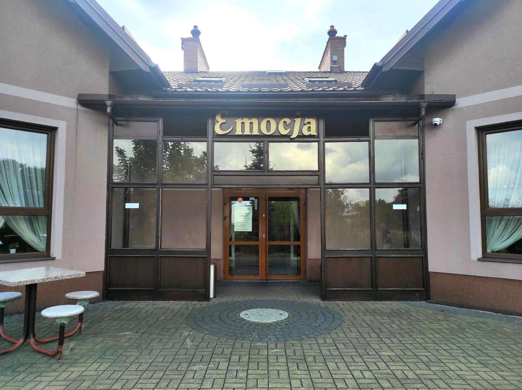 Pensjonat Emocja Leczna Экстерьер фото